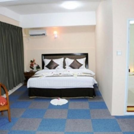Hotel Bo Bo Min Yangon Bagian luar foto
